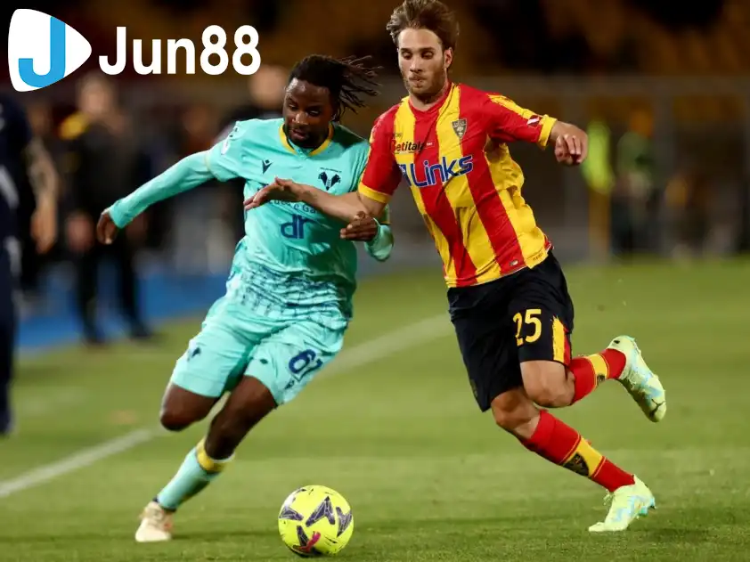 Lecce và Verona đều không khởi đầu tốt tại Serie A (Ảnh: Football Italia)